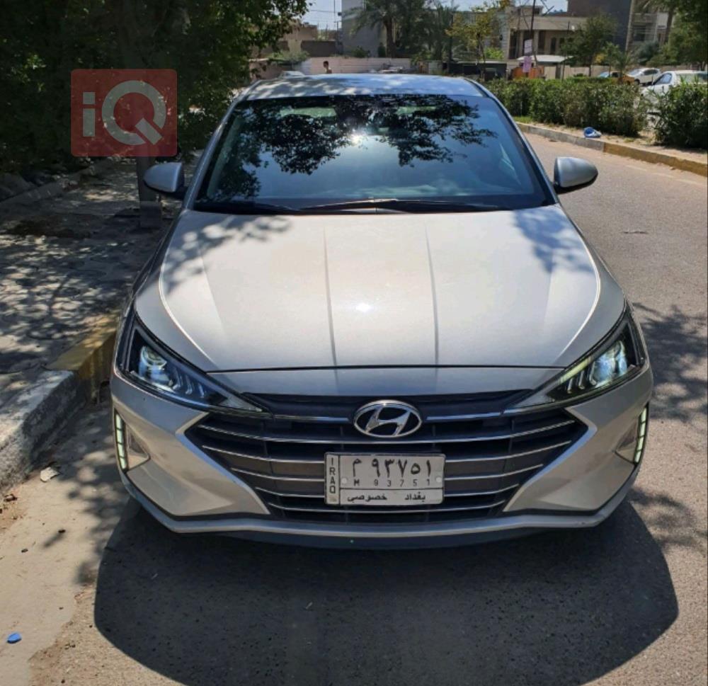 هیوندای ئەلەنترا